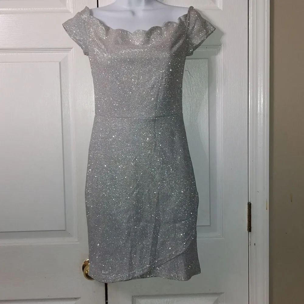 B. Darlin silver sexy night out holiday dress Juniors Sz 3/4 NWOT